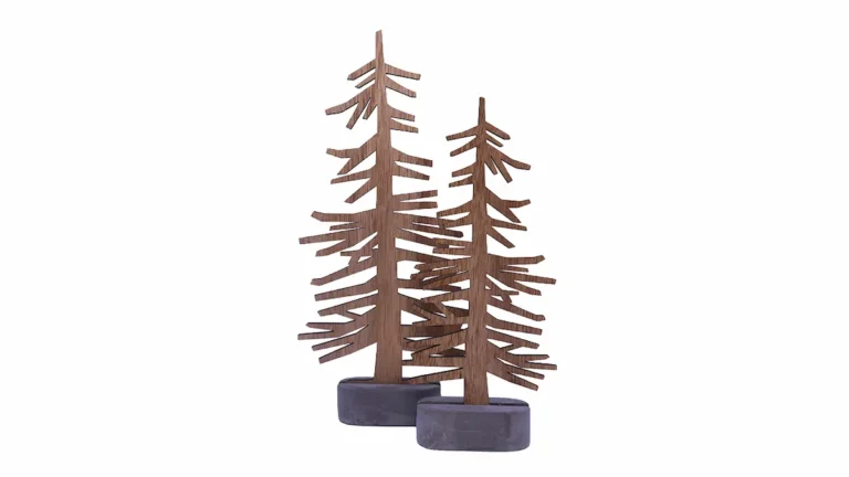 ille juletræ i træ – minimalistisk julepynt i nordisk design